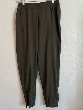 Old Navy Mid-Rise StretchTech Joggers Ancient Forest green Size Small